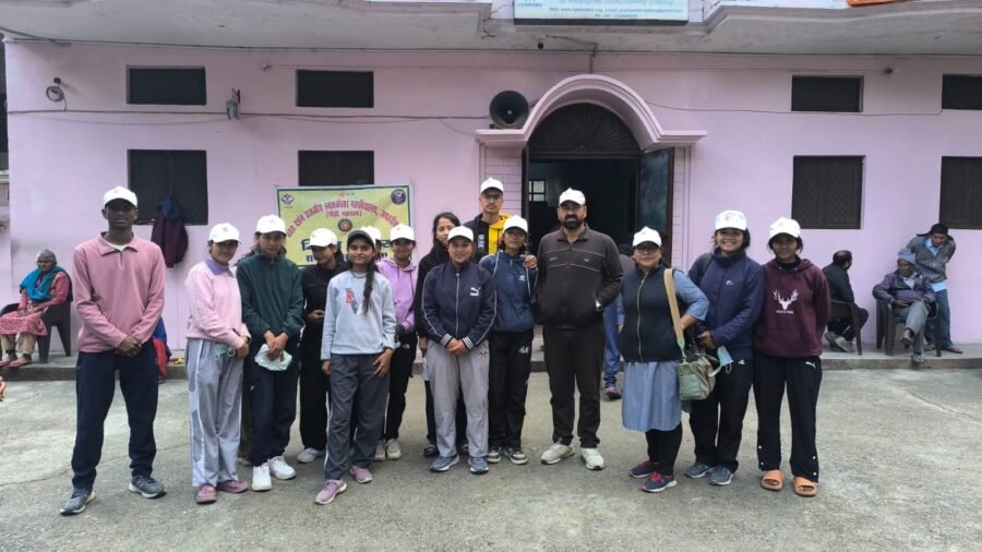 एनएसएस शिविर के चौथे दिन स्वयंसेवकों ने वृद्धाश्रम में बिताया समय, चलाया स्वच्छता जागरूकता अभियान