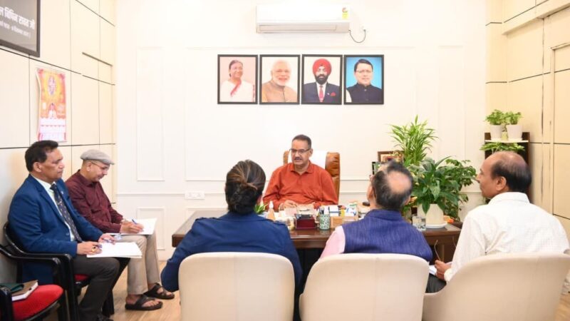 सैनिक कल्याण मंत्री गणेश जोशी ने ली विभागीय समीक्षा बैठक, नैनीताल में 6 शहीद द्वारों को मिली स्वीकृति