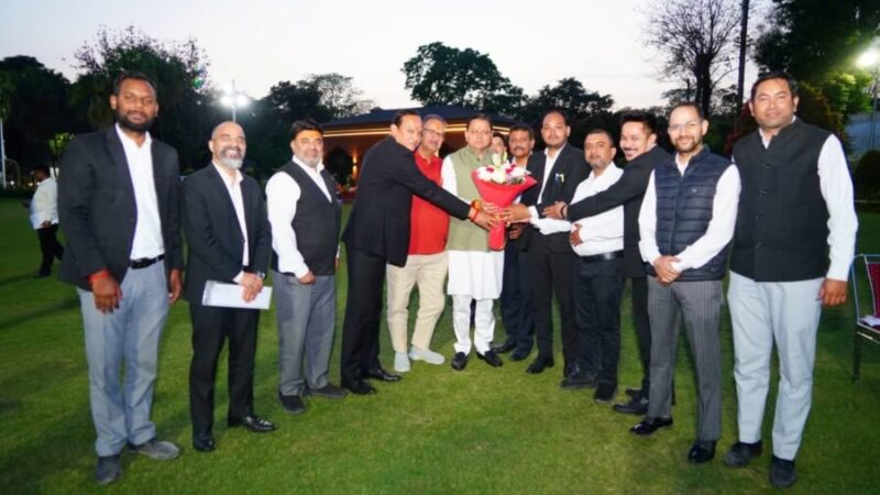 मुख्यमंत्री पुष्कर सिंह धामी से बार एसोसिएशन देहरादून के प्रतिनिधिमंडल की शिष्टाचार भेंट, प्रदेश में न्यायिक व्यवस्था सुदृढ़ करने के लिए सरकार के प्रयासों की सराहना की