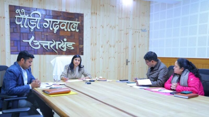 मोटर मार्गो के लैण्ड क्लियरेंस एवं मुआवजा वितरण के लंबित प्रकरणों को अभियान चलाकर निस्तारित करें अधिकारी – डीएम स्वाति एस. भदौरिया