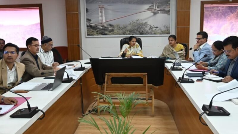 डीएम नितिका खण्डेलवाल की बड़ी पहल, हाई रिस्क प्रेगनेंसी मामलों में मरीज के साथ तीमारदार को भी मिलेगी भोजन व ठहरने की सुविधा