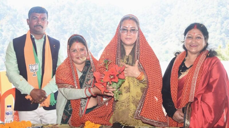 धार्मिक आयोजन सुसंस्कारित भारत के निर्माण में निभाते हैं अहम भूमिका – रेखा आर्या