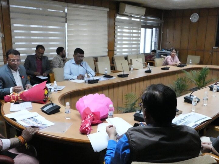 जनकल्याणकारी योजनाओं की नई रूपरेखा तैयार करने के निर्देश