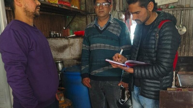 डीएम स्वाति एस. भदौरिया के निर्देश पर एलपीजी आपूर्ति व्यवस्था को लेकर प्रशासन सख़्त, जनपदभर में किया औचक निरीक्षण, 112 प्रतिष्ठानों की जांच, अनियमितता मिलने पर दो का कटा चालान