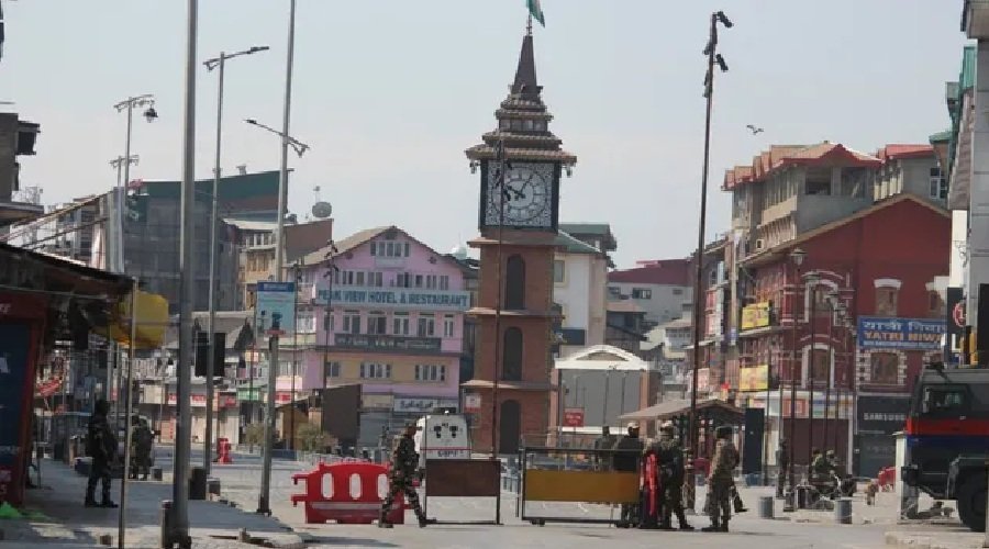 खामेनेई की मौत पर कश्मीर में उबाल, कर्फ्यू जैसे हालात, स्कूल-कॉलेज बंद