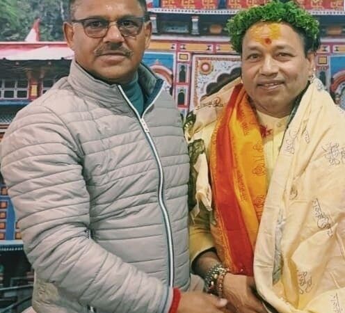 भगवान बदरीनाथ के दर्शनों को पहुंचे सूफी भजन गायक कैलाश खेर