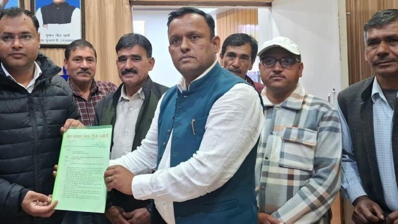 गुनियाला के ग्रामीणों ने उठाई आवाज, भू-स्खलन का हो स्थाई समाधान