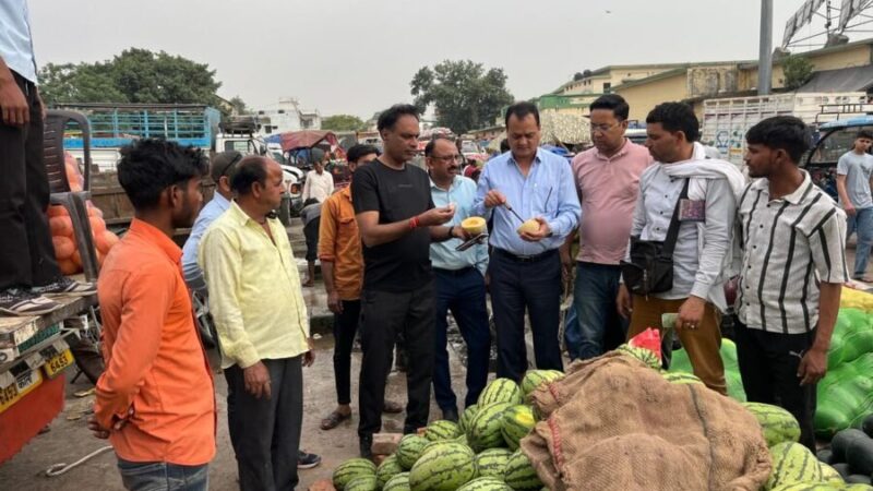 खाद्य सुरक्षा पर सरकार सख्त, प्रदेशभर में सघन जांच अभियान, जांच को भेजे फलों-सब्जियों के 33 नमूने, आयुक्त सचिन कुर्वे ने कहा – चारधाम यात्रा के दौरान प्रदेश में आने वाले श्रद्धालुओं के सेहत की सुरक्षा राज्य सरकार की सर्वोच्च प्राथमिकता