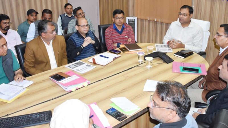 चमोली : डीएम गौरव कुमार के सख्त निर्देश, स्वजल और रीप योजनाएं समय पर हों पूरी