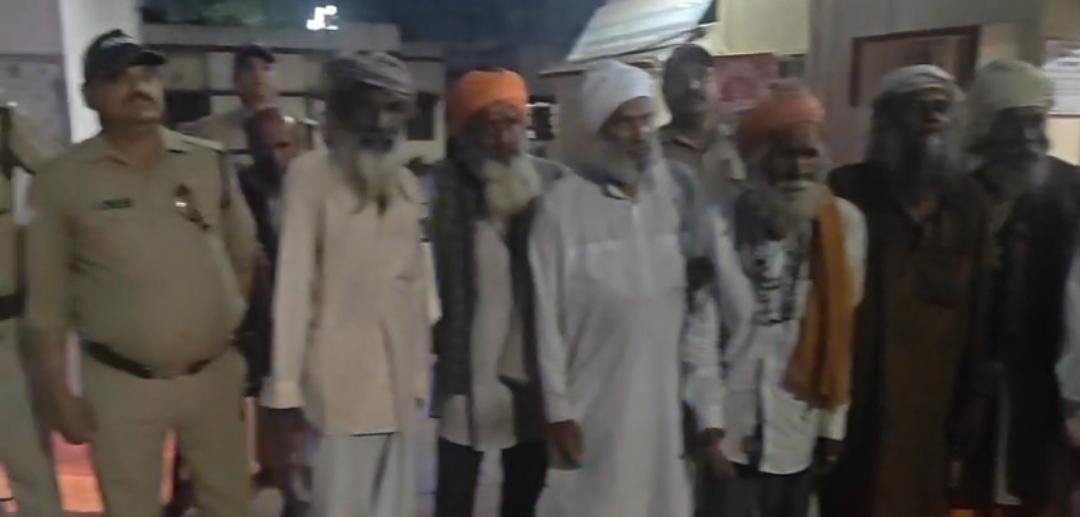 “ऑपरेशन कालनेमी” के तहत हरिद्वार पुलिस की कार्रवाई, हिरासत में बाबाओं का भेष बनाकर ठगी करने वाले 10 बहुरूपिये 