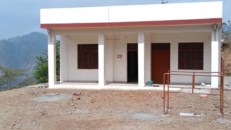 द्वारीखाल : सुमेरुसैंण को मिली ₹60 लाख की सौगात, नवनिर्मित पशु सेवा केंद्र का लोकार्पण