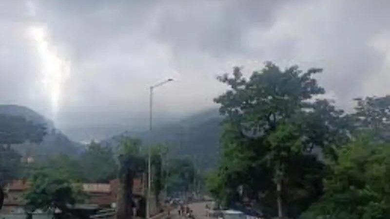 उत्तराखण्ड में बदला मौसम का मिजाज, 11 अप्रैल तक बारिश के आसार