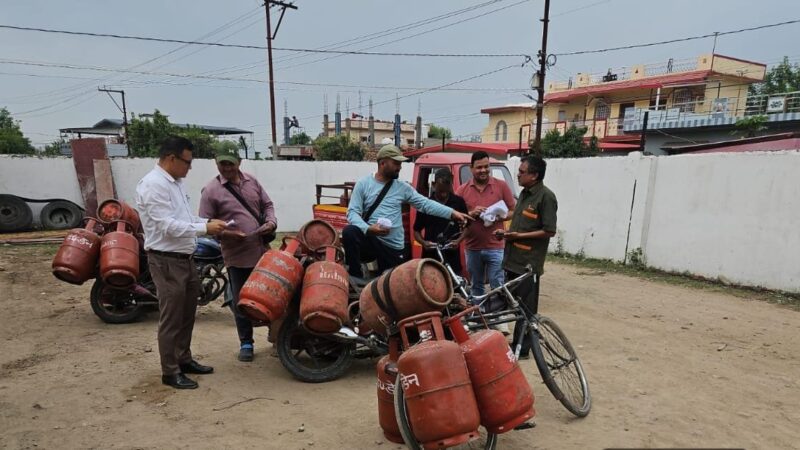LPG आपूर्ति व्यवस्था पर कड़ी निगरानी, 10 गैस गोदामों और प्रतिष्ठानों का औचक निरीक्षण