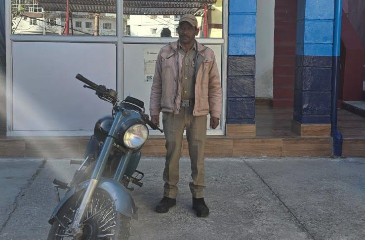 पौड़ी गढ़वाल : नाबालिग बालकों ने चुरा दी बुलेट मोटरसाइकिल, पुलिस ने लिया संरक्षण में