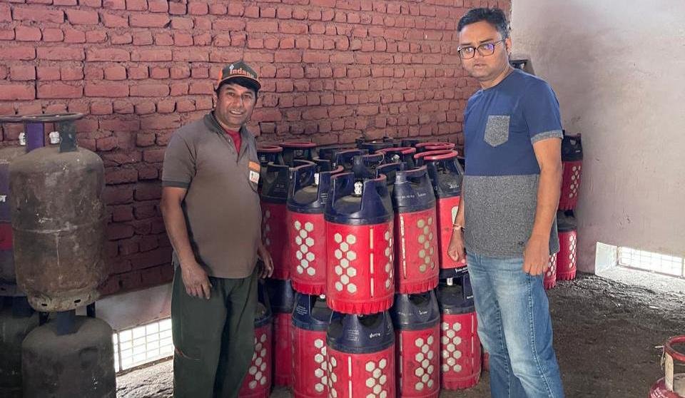 पौड़ी गढ़वाल में एलपीजी आपूर्ति पर सख्ती, 65 प्रतिष्ठानों का औचक निरीक्षण