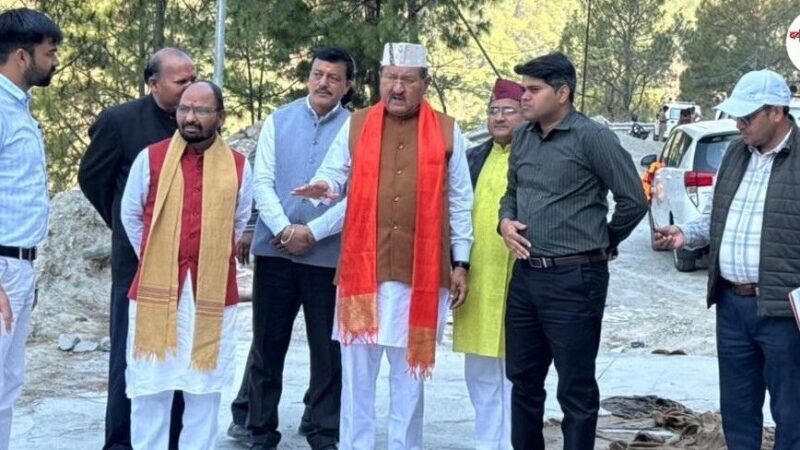 बदरीनाथ यात्रा को लेकर फील्ड में उतरे प्रभारी मंत्री, व्यवस्थाओं की ली जानकारी