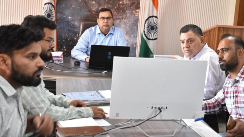 गंगा की निर्मल धारा को प्रशासन सख्त, बोले सीडीओ लापरवाही बर्दाश्त नहीं