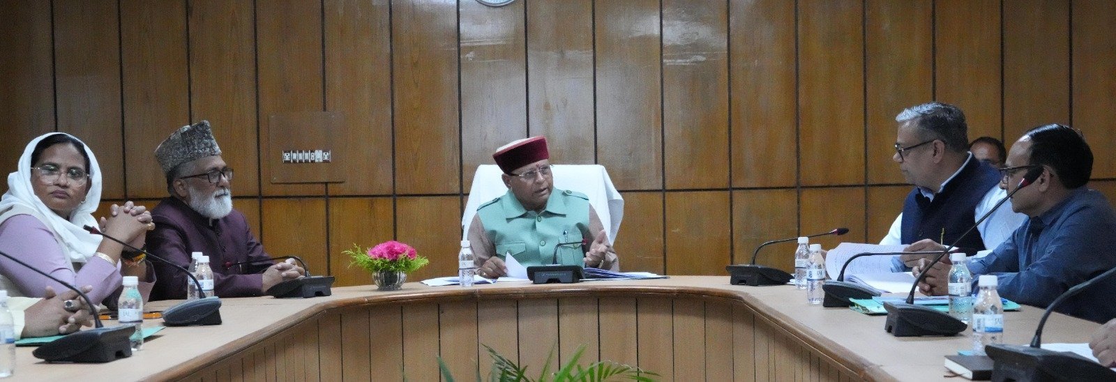 अल्पसंख्यक कल्याण मंत्री खजान दास ने विभागीय कार्यों की समीक्षा की, योजनाओं के व्यापक प्रचार के दिए निर्देश