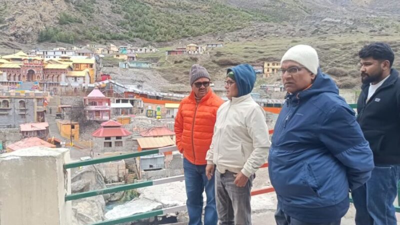 बद्रीनाथ धाम में कपाट खुलने की तैयारी शुरू, प्रशासन की टीम कर रही स्थलीय निरीक्षण