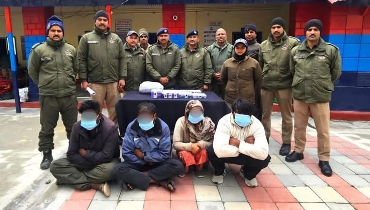 उत्तराखंड : पुलिस को बड़ी कामयाबी, केदारनाथ से चोरी 14 लाख के 13 महंगे मोबाइल फोन व नकदी बरामद