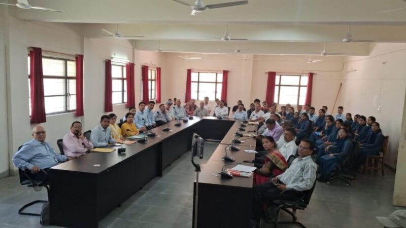 ‘संस्कार युक्त, नशामुक्त युवा’ विषय पर भाषण प्रतियोगिता का आयोजन, धरा रावत ने पाया प्रथम स्थान