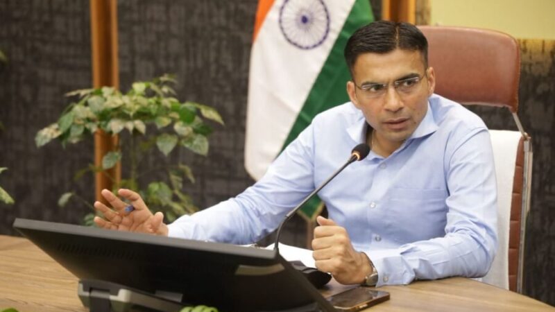 नगरीय क्षेत्रों में बढ़ती आपराधिक घटनाओं पर डीएम सविन बंसल सख्त; होमस्टे, होटल एवं वेडिंग प्वाइंट्स पर सघन सत्यापन के निर्देश