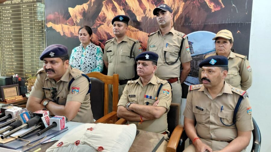 बेवफाई के राज ने ली जान : हरिद्वार में पत्नी और बेटी ने मिलकर की पिता की हत्या, सुसाइड दिखाने के लिए मुंह में डाला जहर!