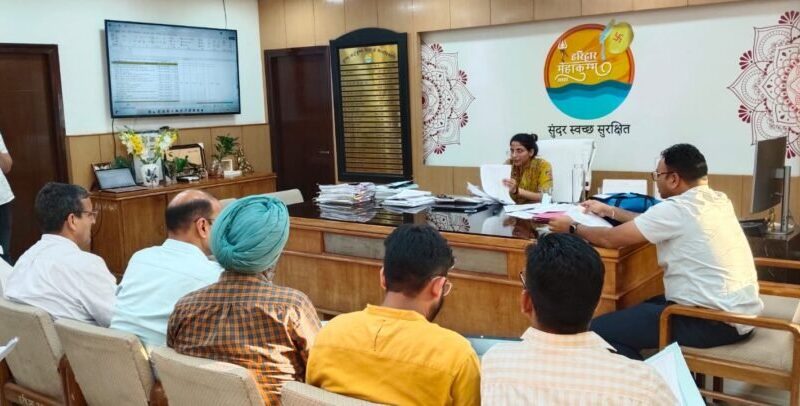 कुंभ मेला-2027 : मेलाधिकारी सोनिका ने की कार्यों की प्रगति की समीक्षा, अधिकारियों को सभी तैयारियों में तेजी लाने के निर्देश