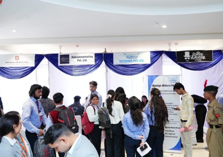 एसजीआरआरयू जॉब उत्सव 4.0 में 200 छात्र-छात्राओं को शानदार प्लेसमेंट, 35 प्रतिष्ठित कंपनियों की मौजूदगी, लाखों के पैकेज पर चयन