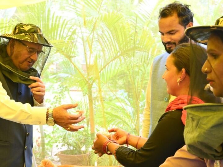 मधुमक्खी पालन से बढ़ेगी किसानों की आय – कृषि मंत्री गणेश जोशी