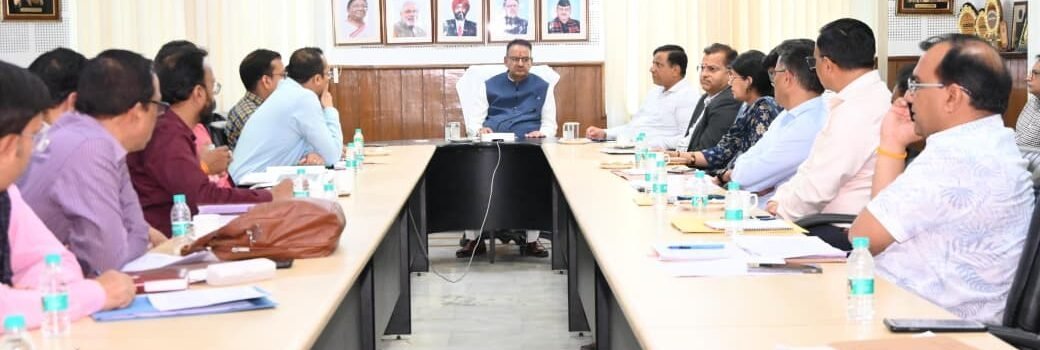 मसूरी विकास पर एक्शन मोड में कृषि मंत्री गणेश जोशी, अधिकारियों को दिए कड़े निर्देश