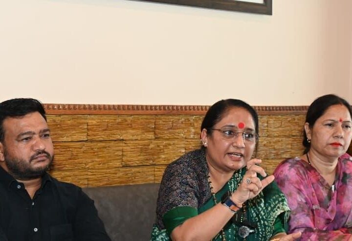 नारी शक्ति वंदन विधेयकों पर सियासत तेज, विधानसभा अध्यक्ष ऋतु खण्डूडी ने विपक्ष पर साधा निशाना, महिलाओं के राजनीतिक अधिकारों से जुड़े विधेयक गिरने पर जताई नाराजगी, कहा – यह करोड़ों महिलाओं के साथ अन्याय