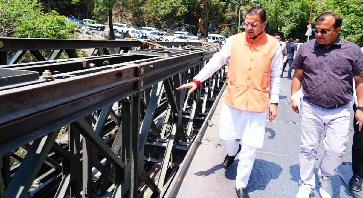 मसूरी रोड पुल निर्माण का सीएम धामी ने किया निरीक्षण, जल्द पूरा करने के निर्देश