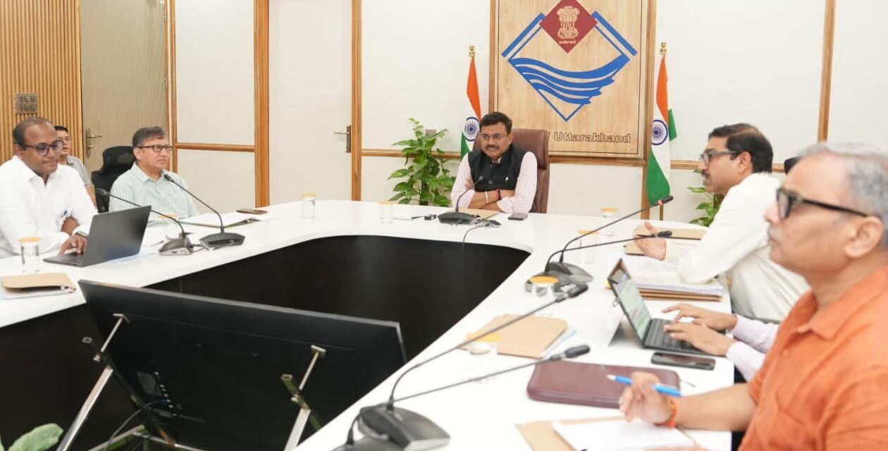 मुख्य सचिव आनन्द बर्द्धन की बैठक में वन संसाधन प्रबंधन पर अहम फैसले