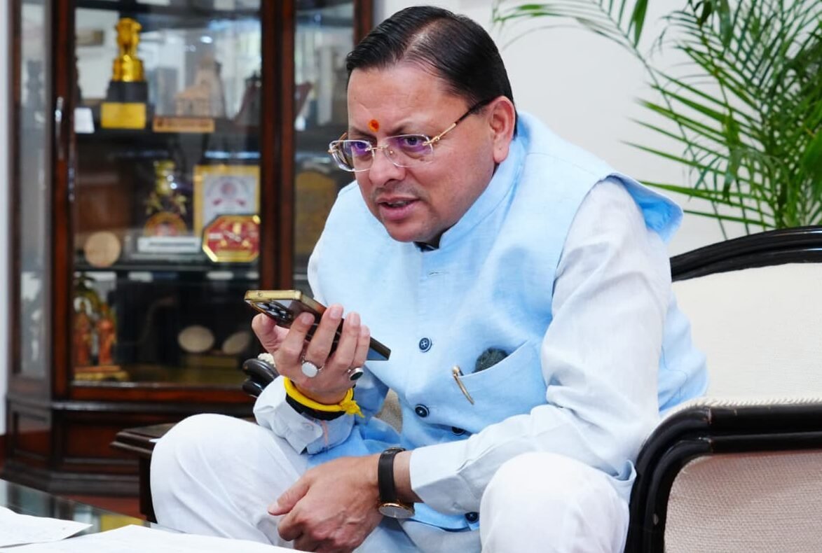 बोर्ड टॉपर्स से सीएम धामी ने की बात, दी बधाई और शुभकामनाएं