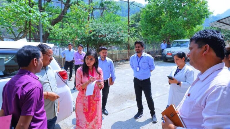 डीएम स्वाति एस. भदौरिया ने PHC दुगड्डा का किया औचक निरीक्षण, जर्जर भवन पर सख्त रुख, लैब व डायग्नोस्टिक सुविधाएं सुनिश्चित करने के दिए निर्देश, प्रभारी चिकित्साधिकारी का रोका वेतन