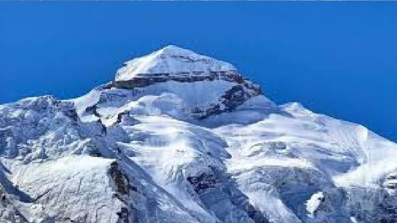 बिना परमिट पर्यटकों के आदि कैलाश पहुंचने से मचा हड़कंप, प्रशासन ने दिए जांच के आदेश