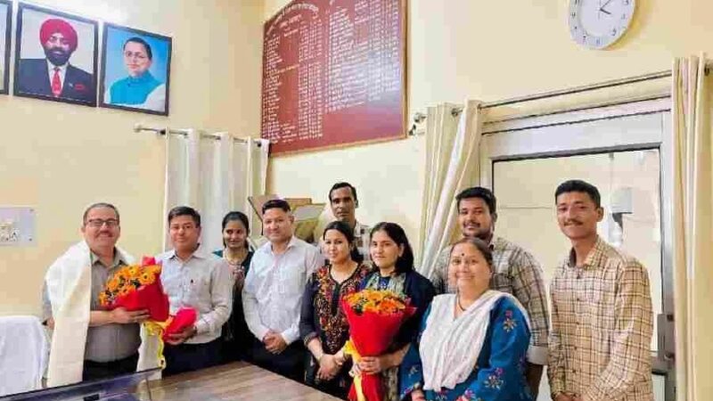 स्थानांतरण पर सहायक निदेशक सूचना बद्री चंद नेगी को दी स्नेहिल विदाई