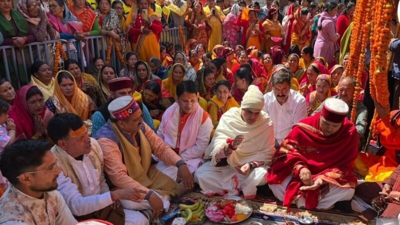 बदरीनाथ धाम के कपाट खुलने की तैयारी, शंकराचार्य की गद्दी पांडुकेश्वर पहुंची