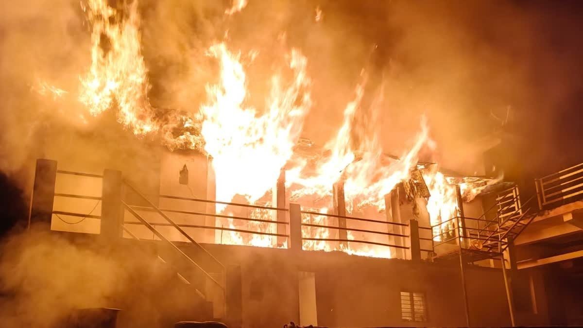उत्तरकाशी में भीषण अग्निकांड : जुणगा गांव में आवासीय मकान जलकर खाक, दो लोग घायल