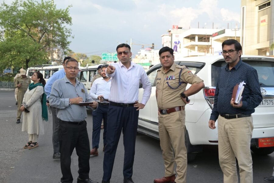 प्रधानमंत्री के आगमन से पहले देहरादून में तैयारियां तेज, डीएम सविन बंसल ने किया स्थलीय निरीक्षण, अधिकारियों को दिए कड़े निर्देश