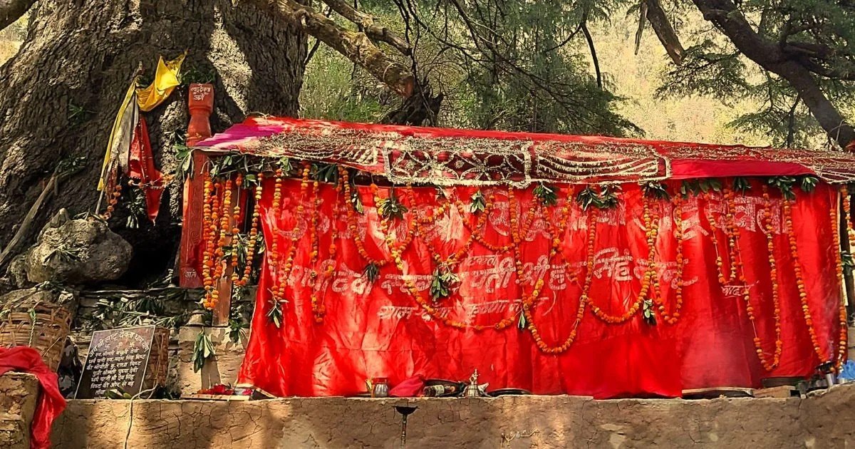 आम श्रद्धालुओं के दर्शनों को एक मई को खुलेंगे लाटू धाम के कपाट