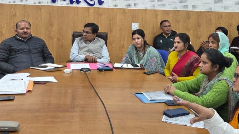 प्रशासन से वार्ता पर परियोजना प्रभावितों का आंदोलन टला