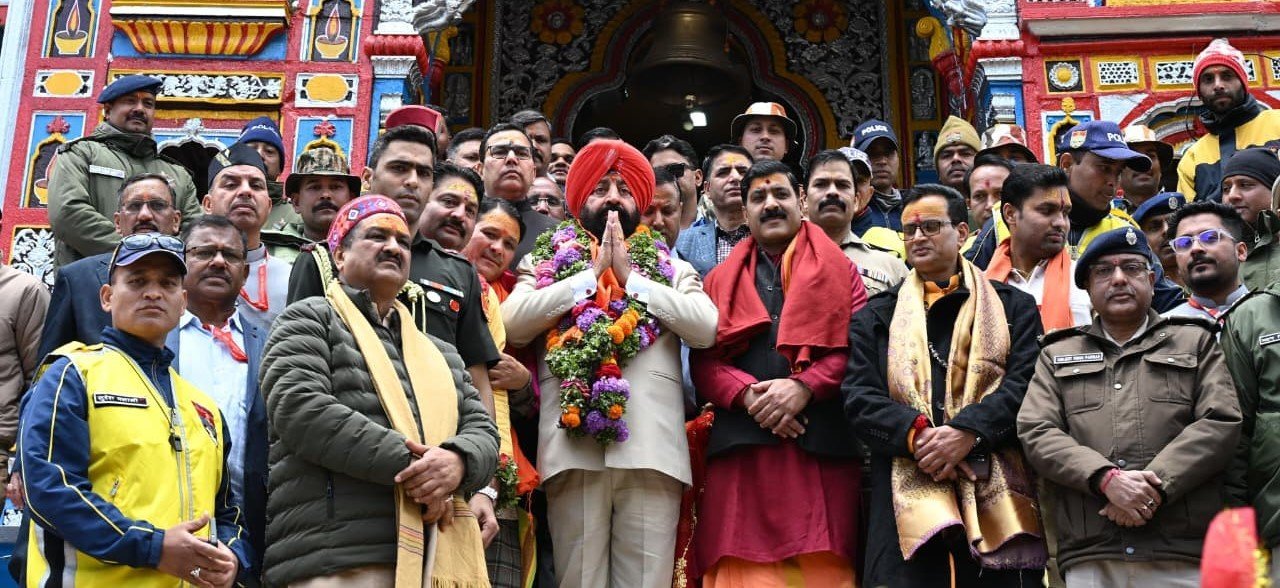 राज्यपाल ने भगवान बदरीनाथ की पूजा अर्चना कर मांगी खुशहाली की मनौती