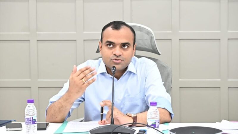 मानसून से पहले सभी तैयारियां समयबद्ध रूप से करें पूरी – डीएम मयूर दीक्षित