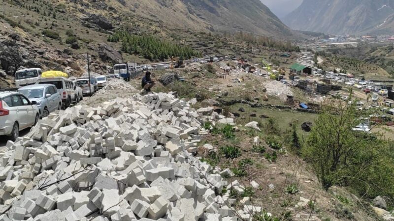 माणा क्षेत्र में नई पार्किंग व्यवस्था लागू, यातायात दबाव हुआ कम