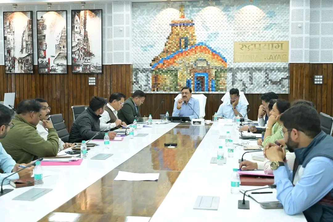 आयुक्त गढ़वाल एवं आईजी गढ़वाल ने की श्री केदारनाथ यात्रा व्यवस्थाओं की व्यापक समीक्षा, अधिकारियों को दिए आवश्यक दिशा-निर्देश