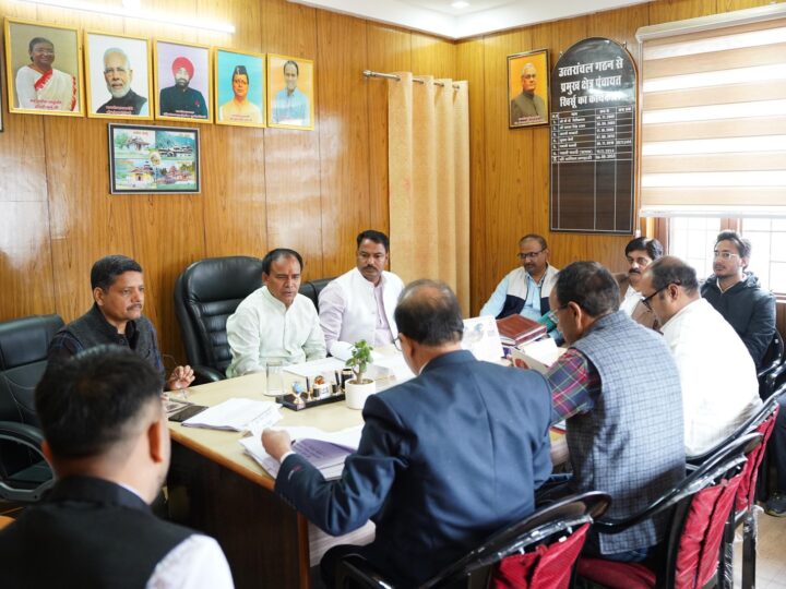 हर पात्र व्यक्ति को मिले आवास और योजनाओं का शत-प्रतिशत लाभ – कैबिनेट मंत्री डॉ. धन सिंह रावत