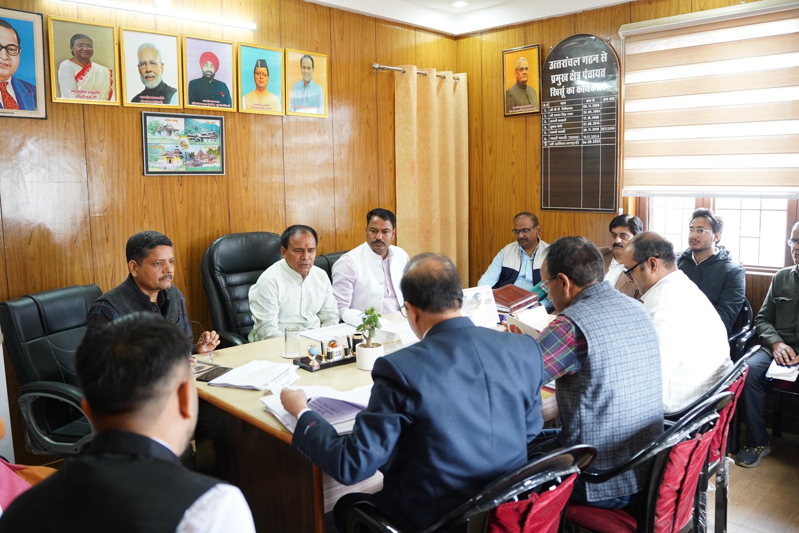हर पात्र व्यक्ति को मिले आवास और योजनाओं का शत-प्रतिशत लाभ – कैबिनेट मंत्री डॉ. धन सिंह रावत