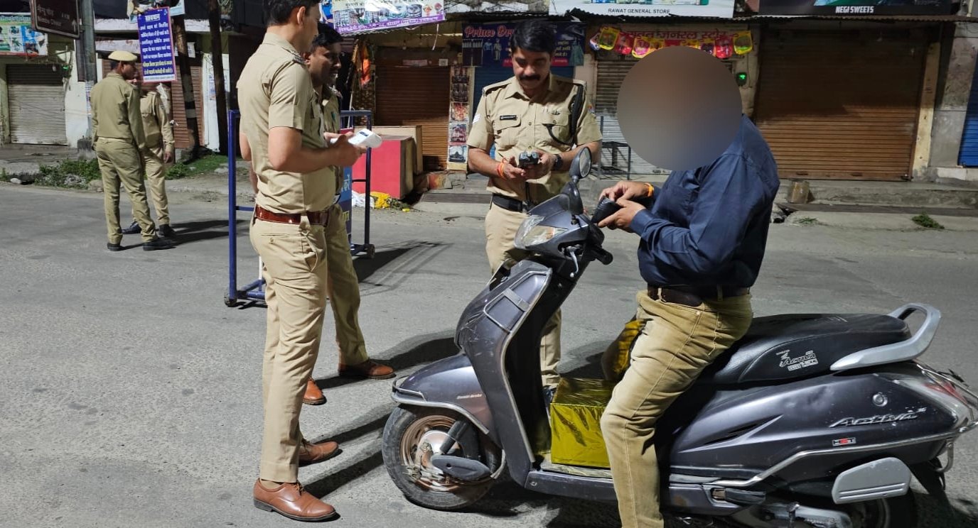 कोटद्वार : शराब पीकर स्टेयरिंग थामने वालों पर चला कानून का डंडा, 5 वाहन सीज